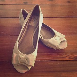Clark’s Artisan Suede Flats